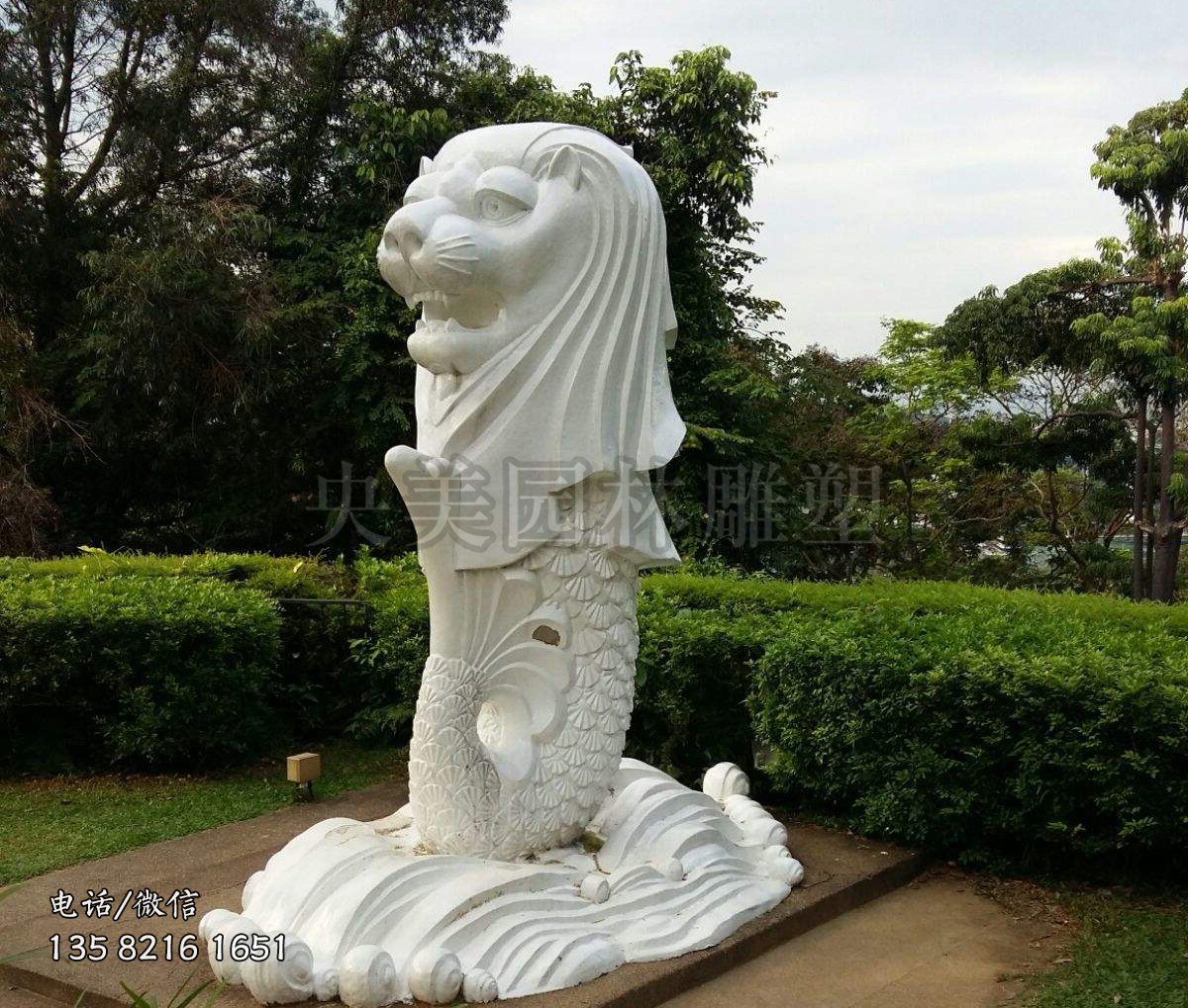 漢白玉魚(yú)尾獅景觀石雕
