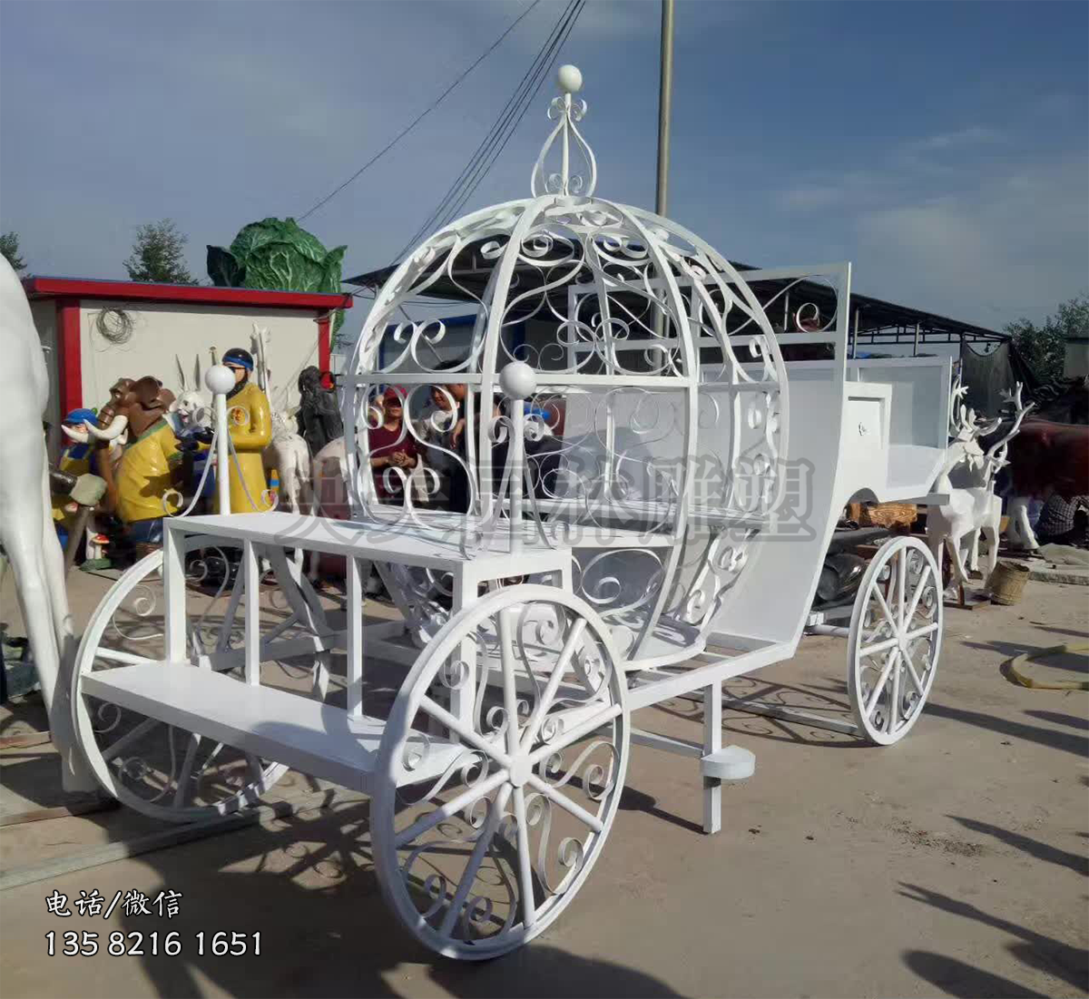 鐵藝花邊馬車(chē)雕塑