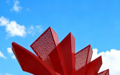 不銹鋼鳳凰雕塑：閃耀藝術(shù)光芒的靈動之美